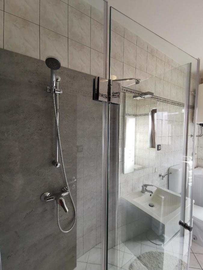 Apartment Lara โรวีน ภายนอก รูปภาพ