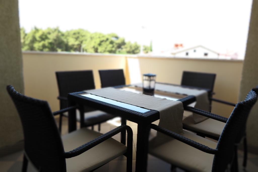Apartment Lara โรวีน ภายนอก รูปภาพ