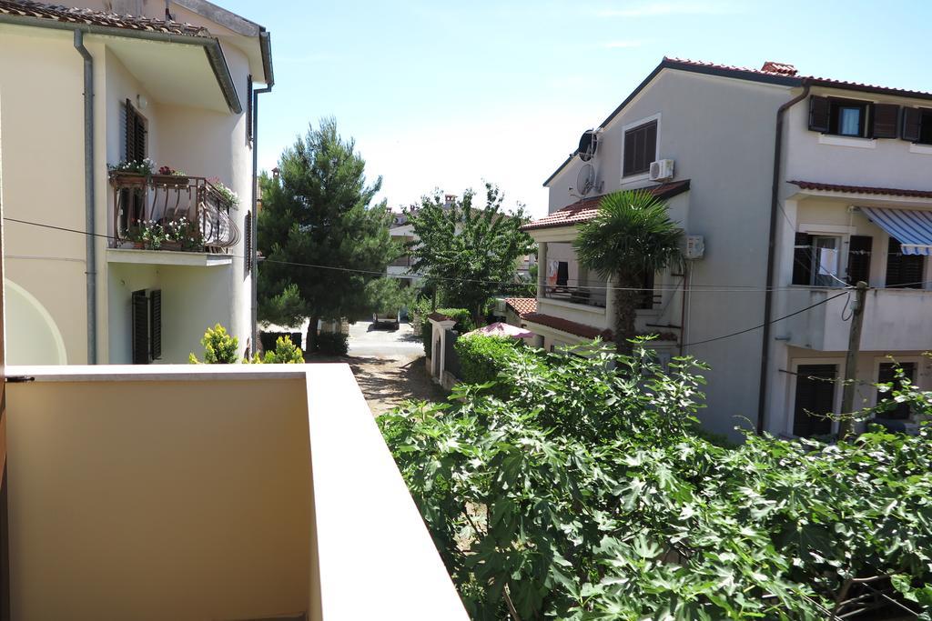 Apartment Lara โรวีน ภายนอก รูปภาพ