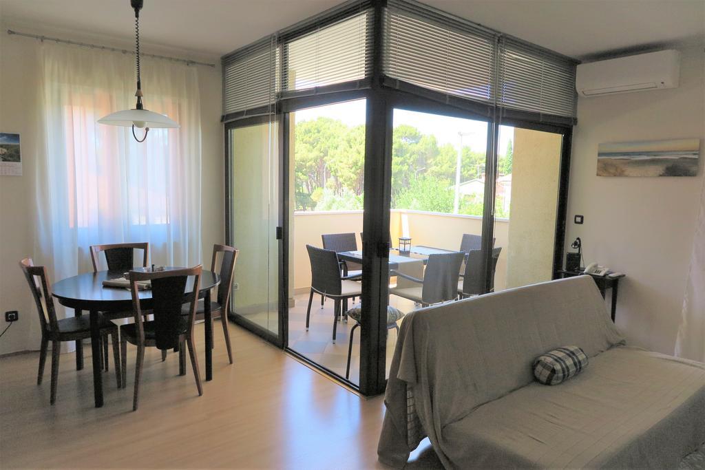 Apartment Lara โรวีน ภายนอก รูปภาพ